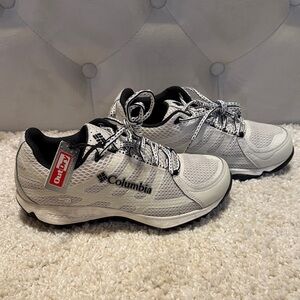 New Columbia hiking shoes out dry waterproof white black 7 women’s